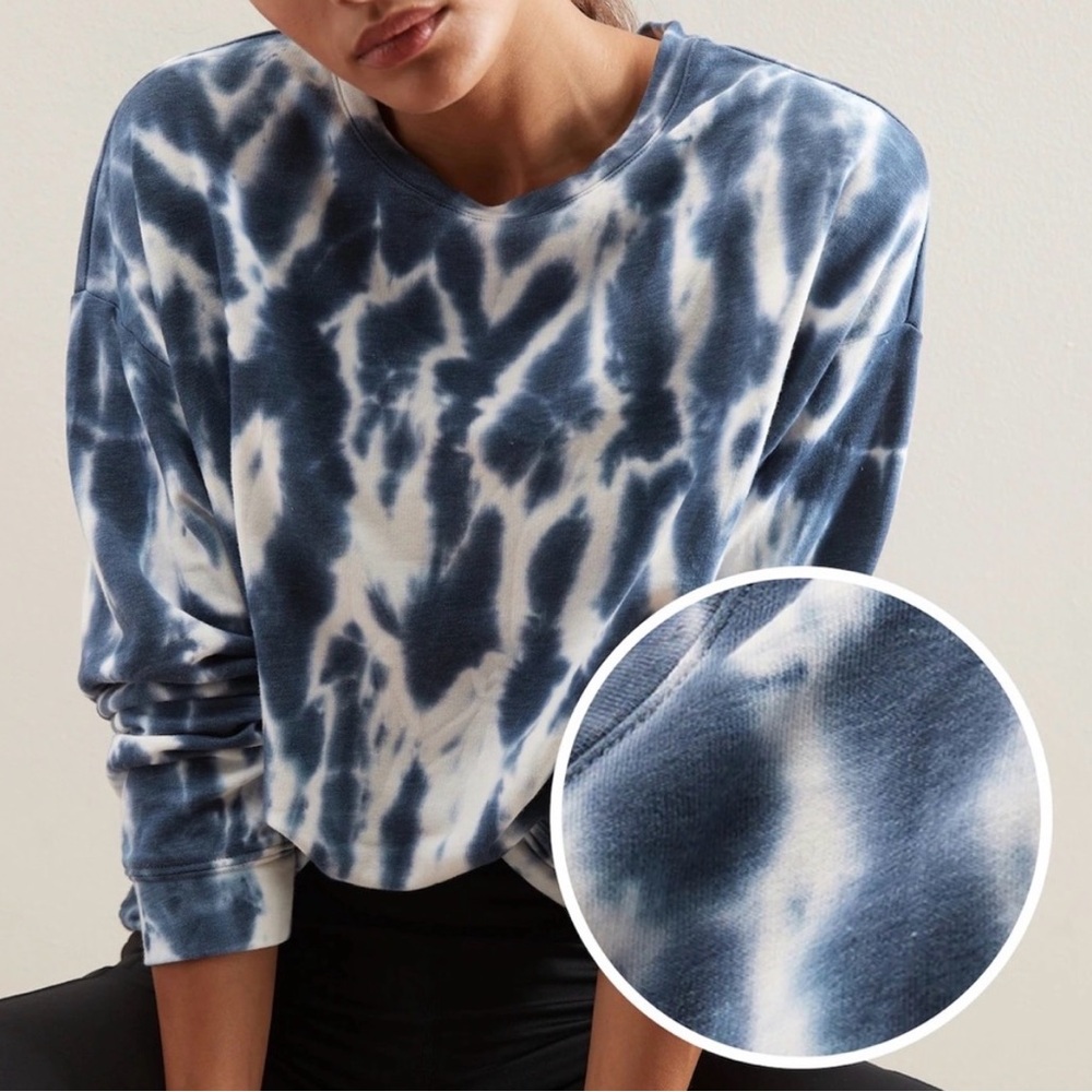 Banana Republic Navy and White Tie-Dye Cropped Sweatshirt